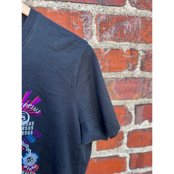 Versus Versace Embroidered Tee Size Large - Picture 4 of 9